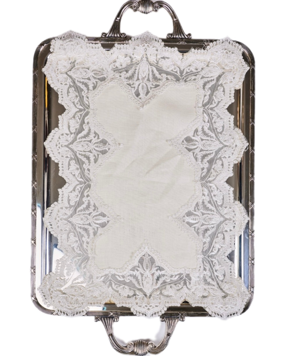 4 Sided Dentelle Traymat set of 2
