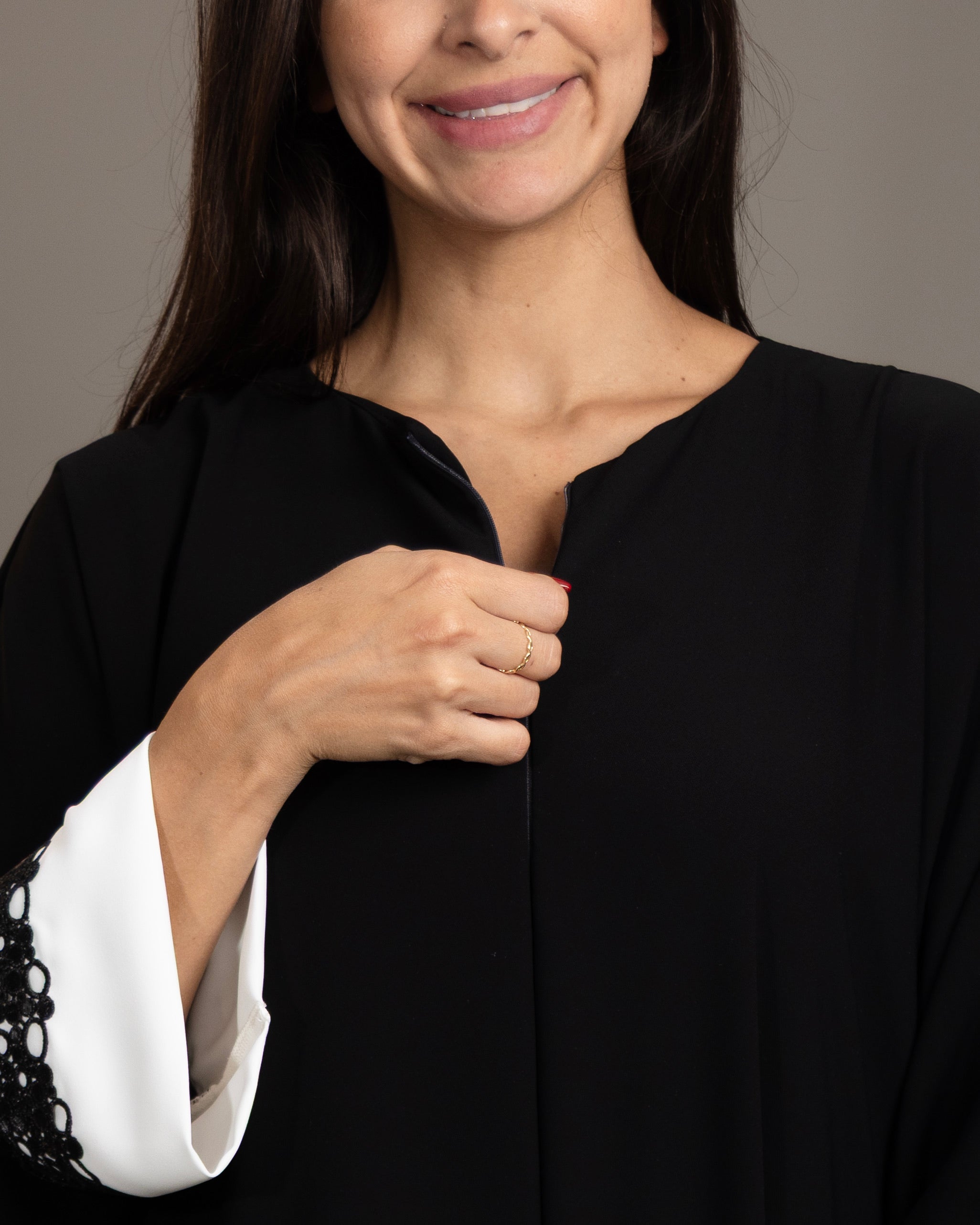 Omra Dentelle Black abaya