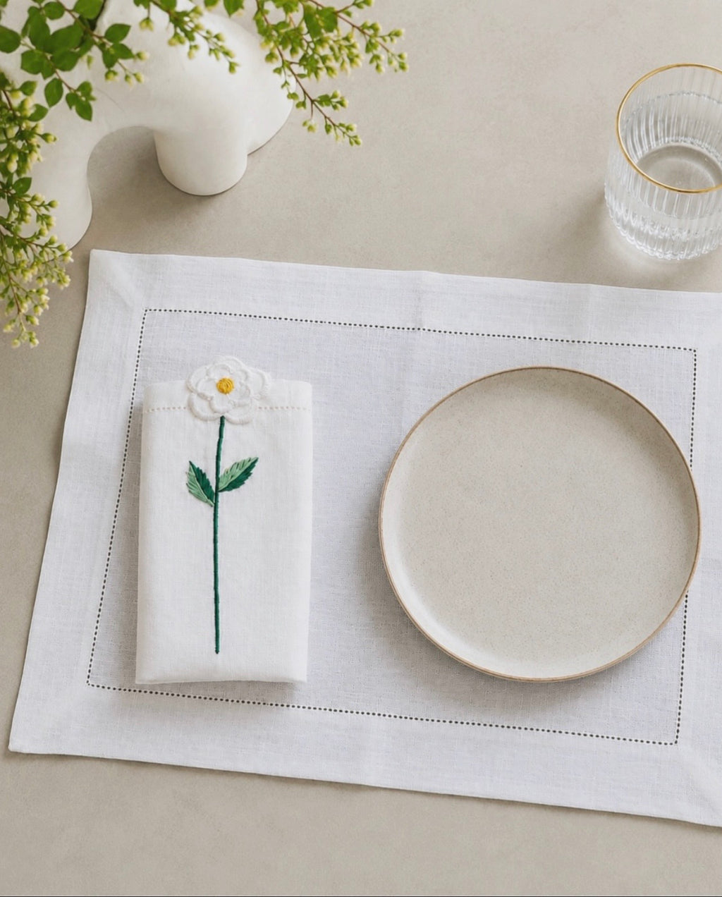 White Daisy embroidered linen placemat and napkin set of 12