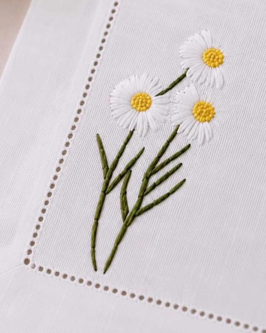 Embroidered Chamomile Linen Placemat & Napkin Set of 12
