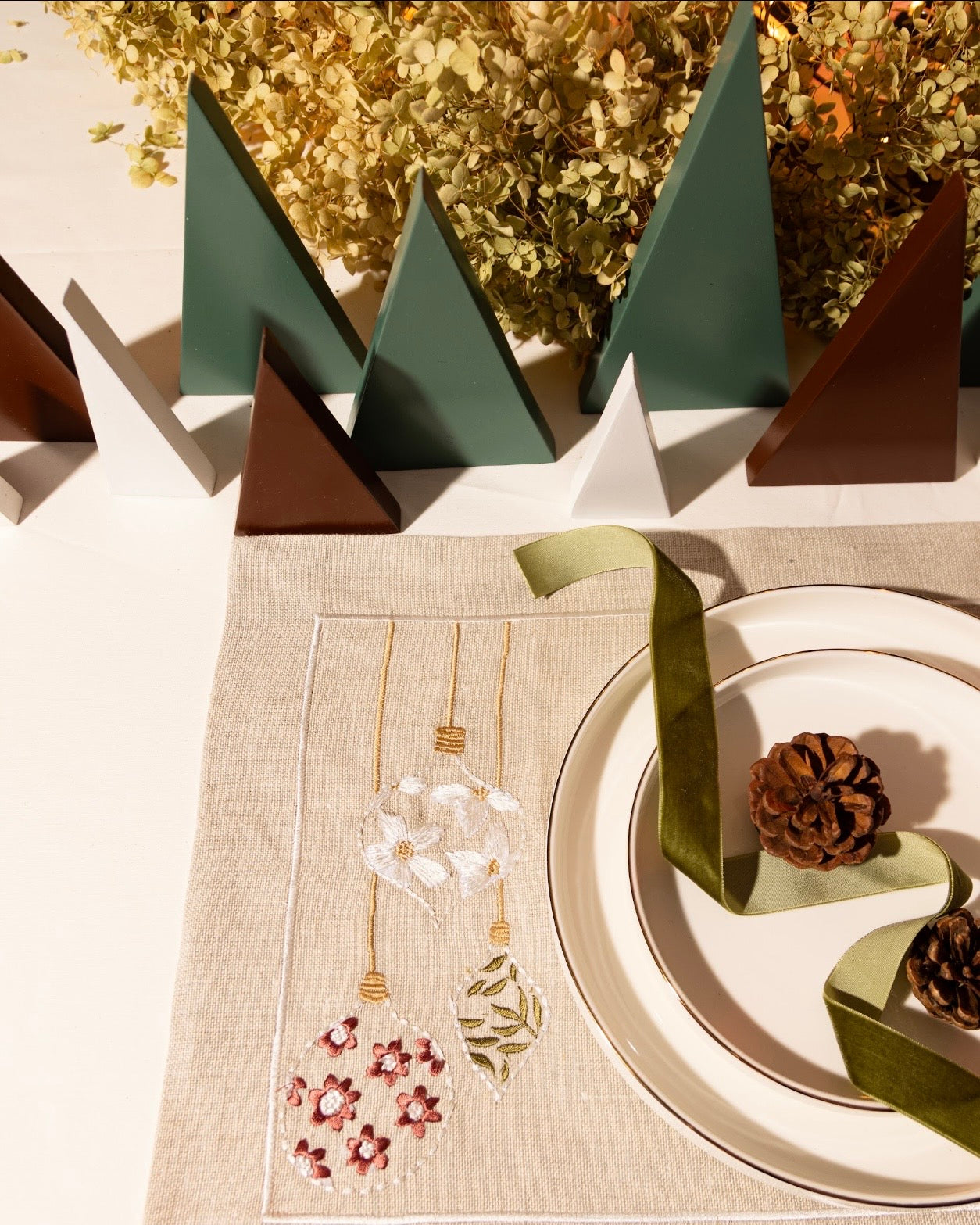 Small Wooden Christmas Tree Set of 3